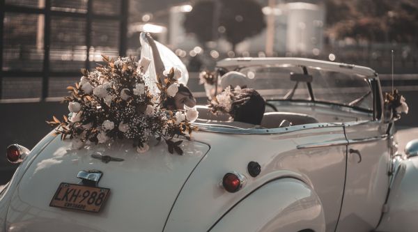 Decoración vintage para bodas en el jardín