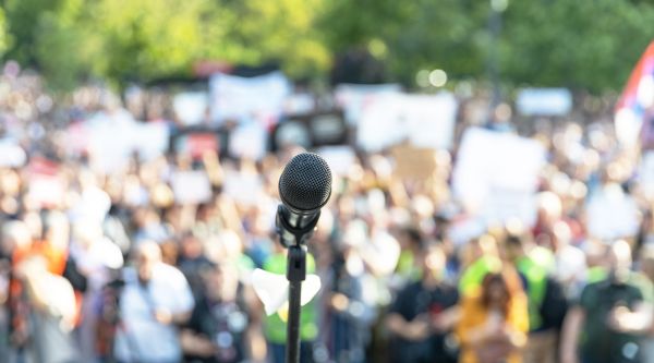 ¿Cómo se organiza un evento público?