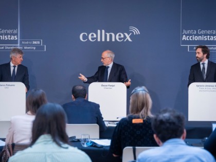 Detalle de señalética corporativa y branding para evento diseñado por EFS