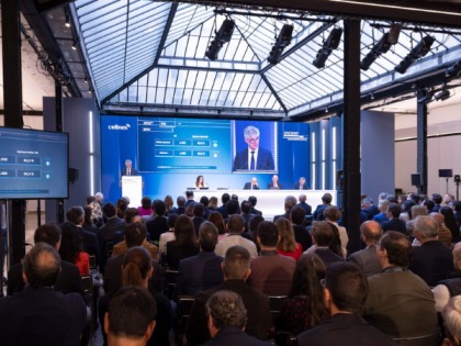 Proceso de montaje de stand corporativo por EFS en evento profesional