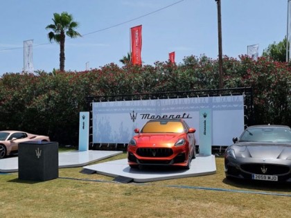 Formato A6 diseño y aplicación de vinilos para vehículos