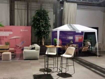 Formato A6 señalética y stands para eventos