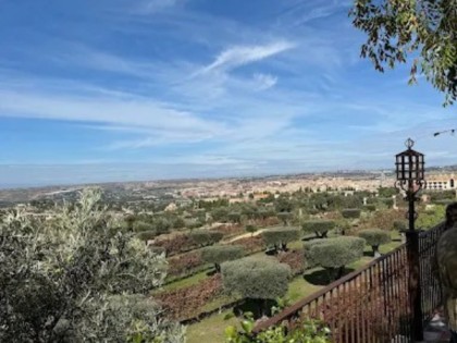 Vistas nocturnas de Toledo desde la terraza del Cigarral Santa María