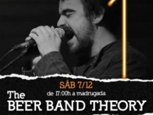 Ambiente festivo con Beer Band Theory y DJ animando evento empresarial