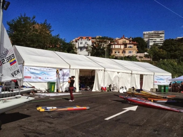 Venta de carpas industriales para almacenaje y logística en Asturias