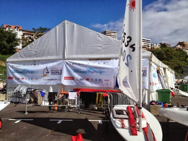 Carpa tipo pagoda ideal para celebraciones exclusivas al aire libre