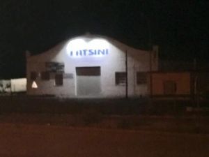 Montaje de escenario profesional para concierto al aire libre