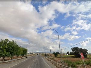 Escenario con tarima y sistema de sonido montado por FATSINI