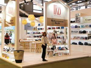 Professional decoration and lighting for high-impact corporate events