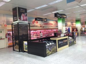 Custom stand design by INARQUITEC SD at a trade fair in Córdoba