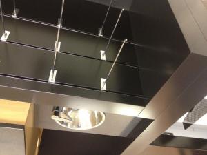 Installation of a temporary sales booth in a shopping center