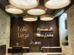 Low-impact theater scenery created with FSC-certified wood