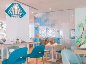 Chill-out area made of recyclable cardboard and bamboo for a cultural event in Catalonia