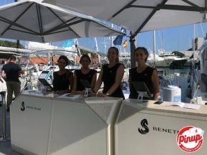 Pinup Azafatas y Eventos: Personal especializado para ferias y congresos