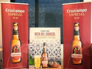 Azafatas y promotoras para eventos corporativos y ferias en Andalucía