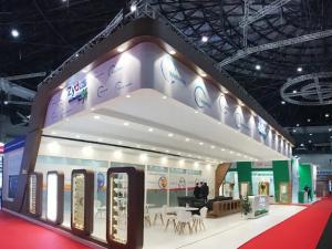 Modular trade show stands adapted to different space formats