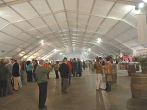 Estructura ROMIAN con cubierta resistente al viento para evento de invierno