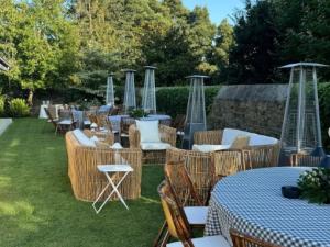 Baño portátil accesible para personas con movilidad reducida, suministrado por SUGEMA