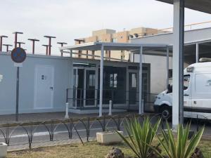 Vallas de cerramiento Tobelem delimitando zona industrial temporal