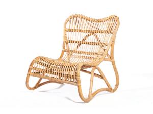 Ambiente vintage diseñado por Trastología con sillones y lámparas decorativas