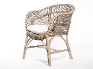 Sillas de madera estilo campestre de Trastología en ceremonia nupcial