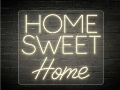 Decoración con globos con forma de número para aniversarios