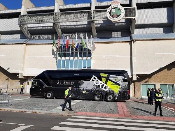 Alaibus: Transporte de Equipos y Grupos Deportivos con Comodidad