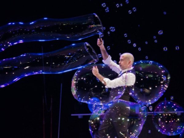 Espectáculos de burbujas para teatros y festivales
