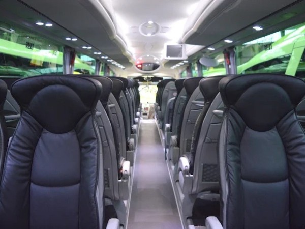 Autocares Aizpurua: Transporte Corporativo y Empresarial