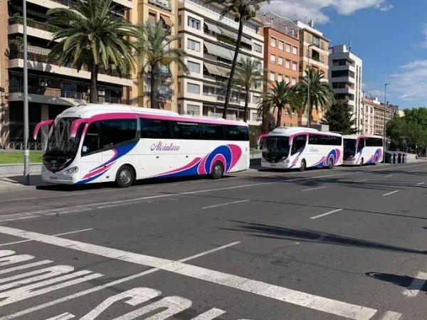 Alquiler de Autobuses y Minibuses con Autocares Alcántara