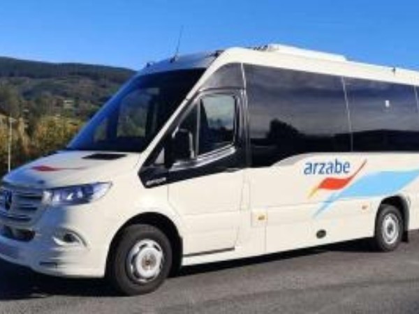 Autocares Azarbe: Vehículos VIP Class y Confort Class para un Servicio Premium