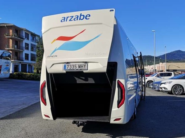 Autocares Azarbe: Soluciones de Transporte Corporativo y Empresarial