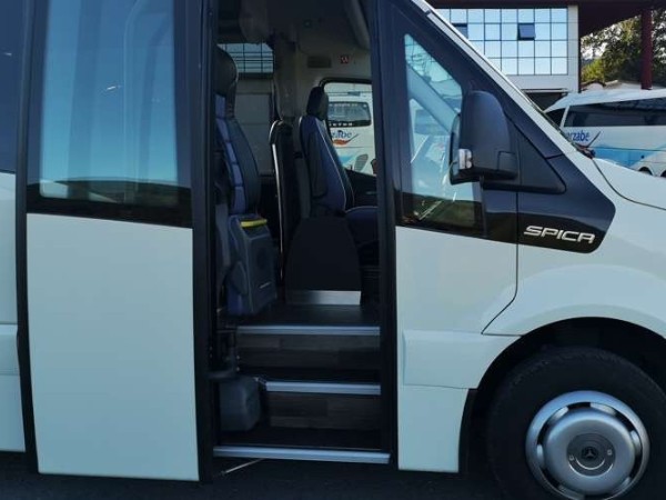 Autocares Azarbe: Servicios de Transporte para Asociaciones y Colectivos