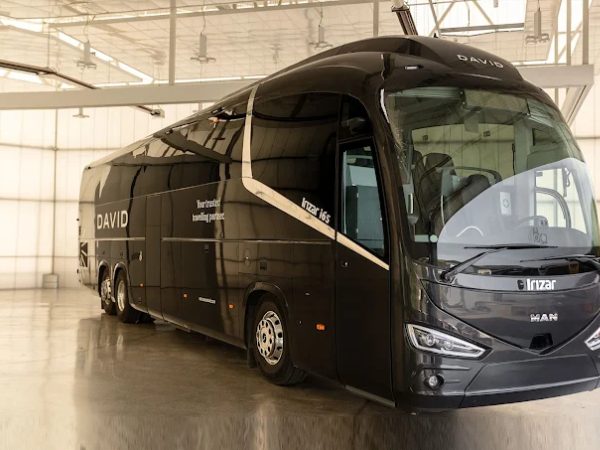 Autocares David: Presupuesto Personalizado para Alquiler de Autobuses