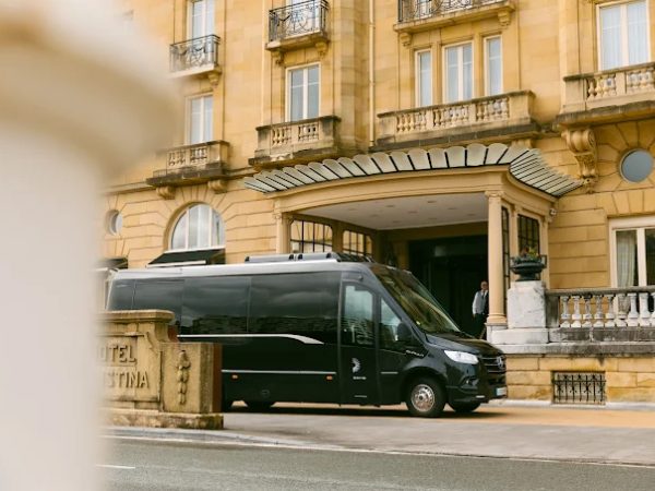 Autocares David: Traslados al Aeropuerto con Comodidad y Eficiencia