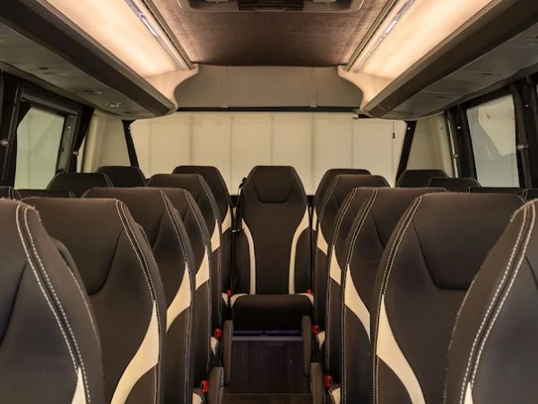 Autocares David: Soluciones de Transporte para Empresas y Particulares