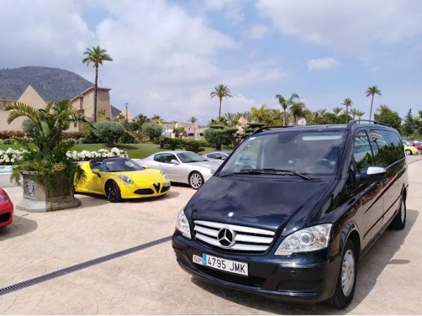 Autocares Grupo Benidorm: Soluciones de Transporte para Empresas y Particulares