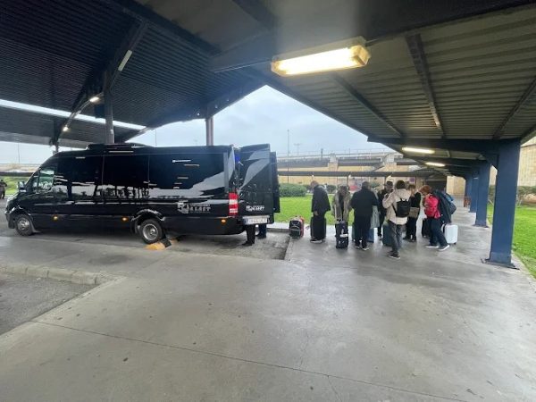 Autocares LACT: Servicios de Transporte en Sevilla y más allá