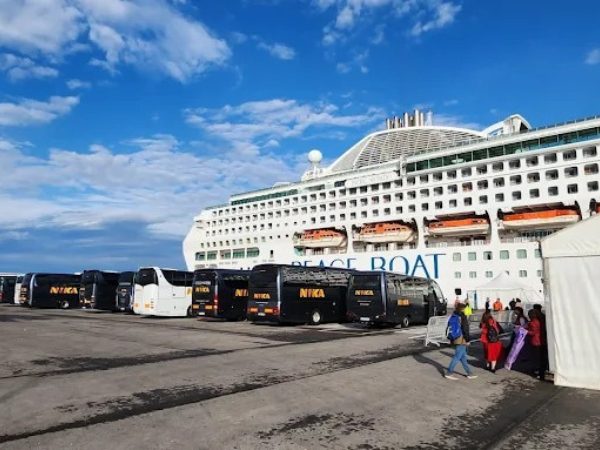 Autocares Nika: Flota Moderna y Segura para tus Necesidades