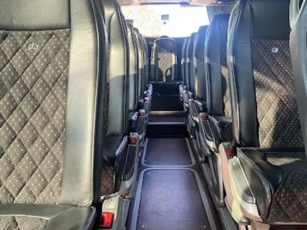 Autocares Rosabus: Bodas y Celebraciones con Transporte Exclusivo