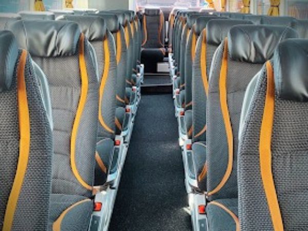 Autocares Rosabus: Transporte Adaptado para Personas con Movilidad Reducida