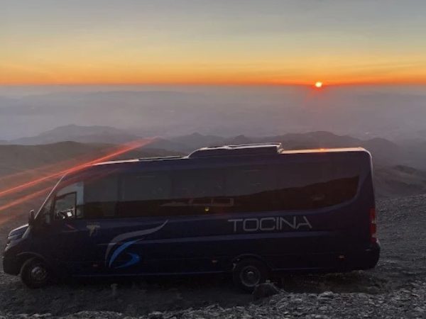 Servicios de Transporte para Eventos y Empresas con Autocares Tocina