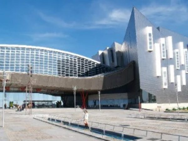 Autocares Tocina: Soluciones de Transporte para Empresas y Particulares