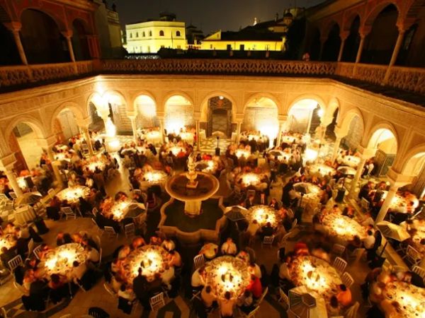 7. "Es.Cultura Eventos + Team Building: Experiencias Inmersivas y Dinámicas"