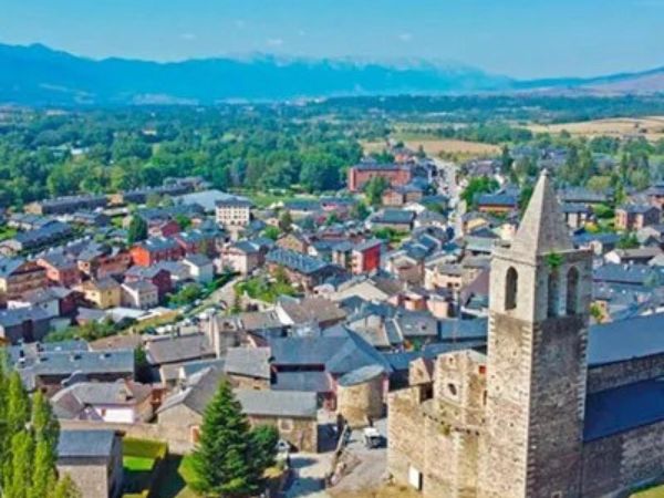 8. "Actividades de Team Building y Eventos para Empresas con Escape The Town"