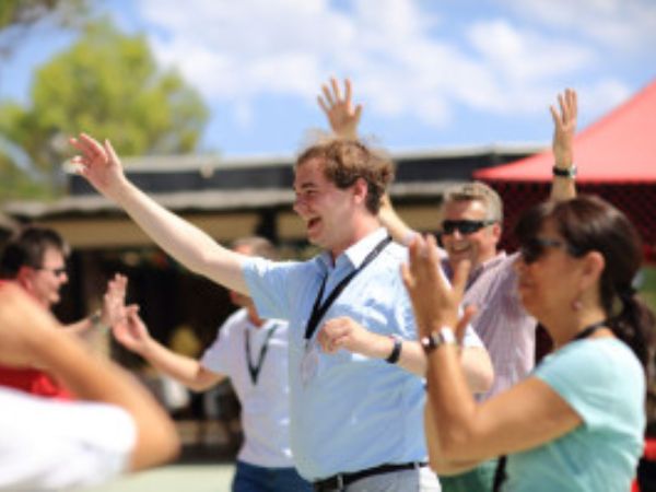 "Exploramás: Eventos Corporativos y Actividades de Team Building con Propósito"