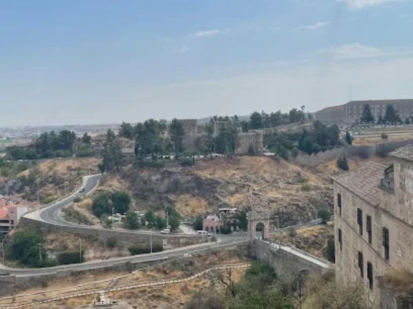 Fly Toledo: Experiencias Personalizadas para Grupos y Empresas