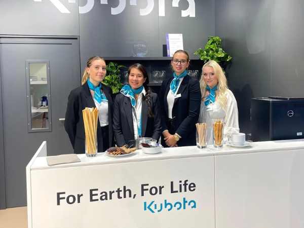 Grid Girls y personal de servicio Glowstaff Hostess Agency