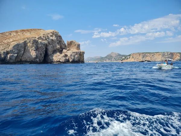 Experiencias de Deportes Acuáticos y Terrestres con Medaqua