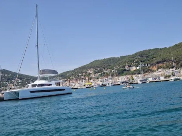 Medaqua: Alquiler de Material Deportivo y Asesoramiento Personalizado